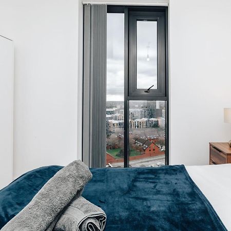 Luxury 2 Bedroom Apartment, Broad Street Birmingham Bagian luar foto