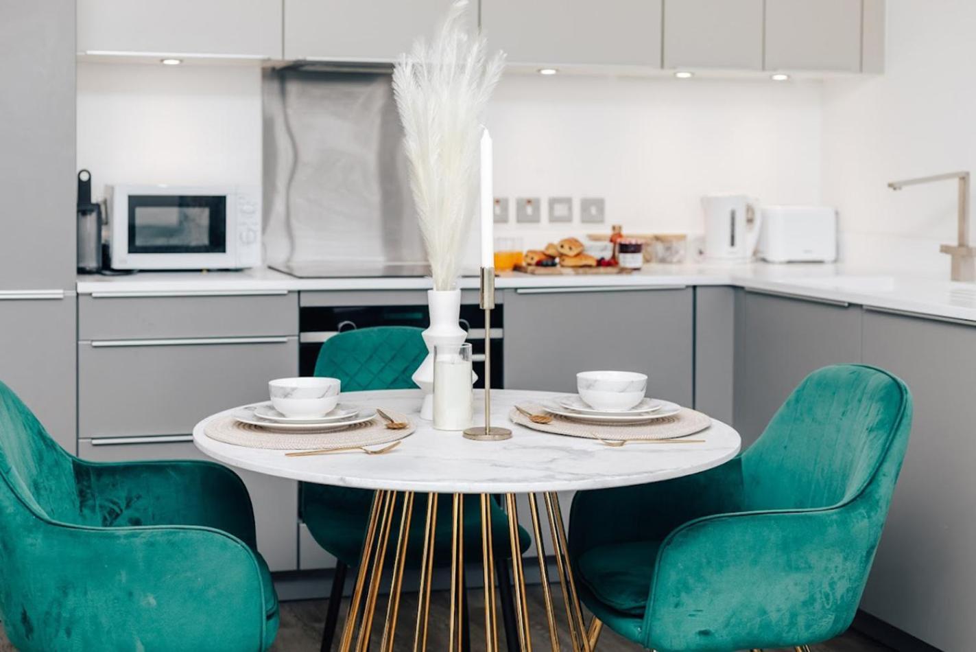 Luxury 2 Bedroom Apartment, Broad Street Birmingham Bagian luar foto